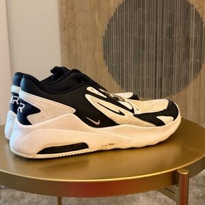 Nike Air Max Men’s White and Black Mesh Sneakers